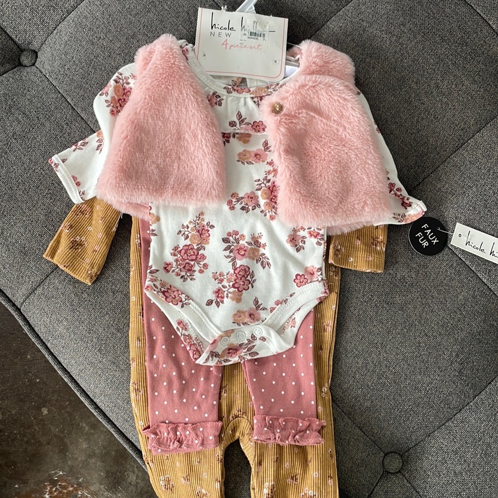 Nicole Miller 4 piece baby set
